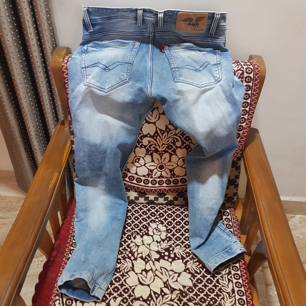 JEANS - Picture 2 of 7